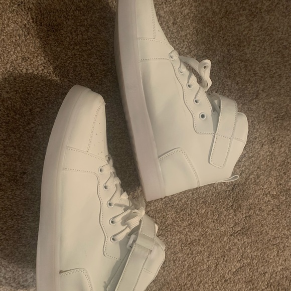 WHITE LIGHT UP SNEAKERS, Size 41 Female 9.5 - 10, NWOT. - Picture 6 of 7